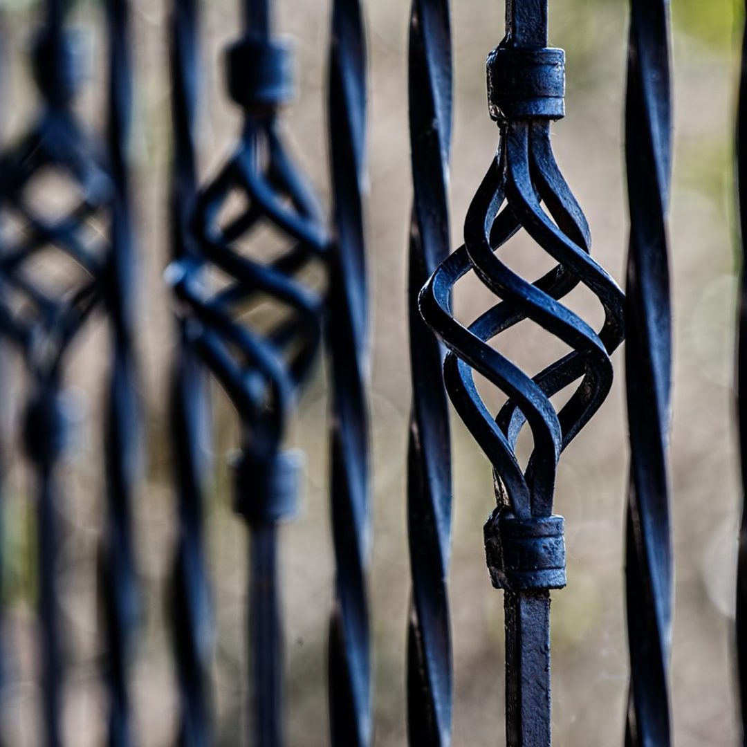 Difference Between Pig iron, Wrought iron, Cast Iron And Steel - An  Overview. 